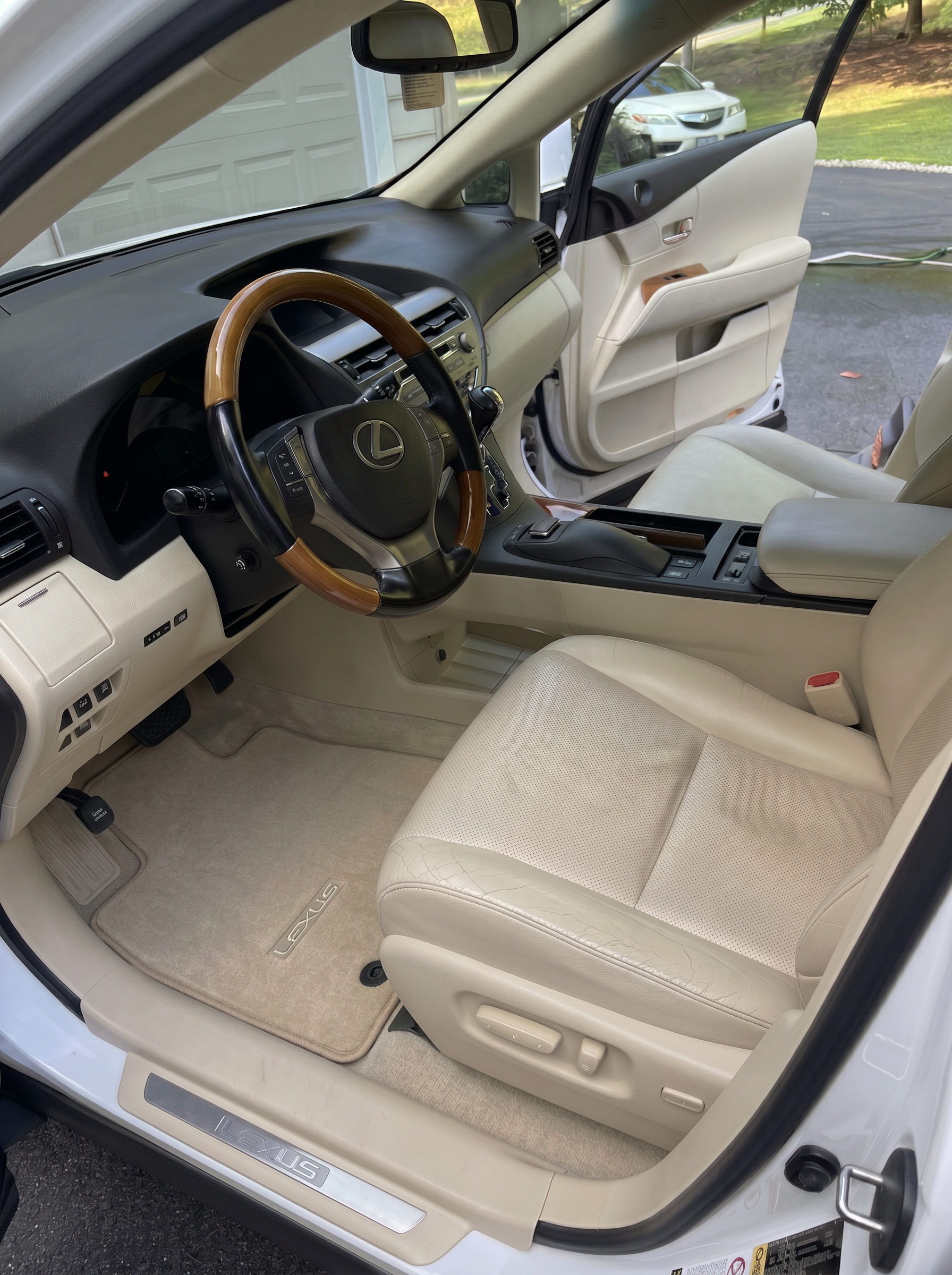 Lexus RX interior detail — after